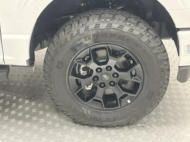 New 2026 Oxford White Ford XLT image 22