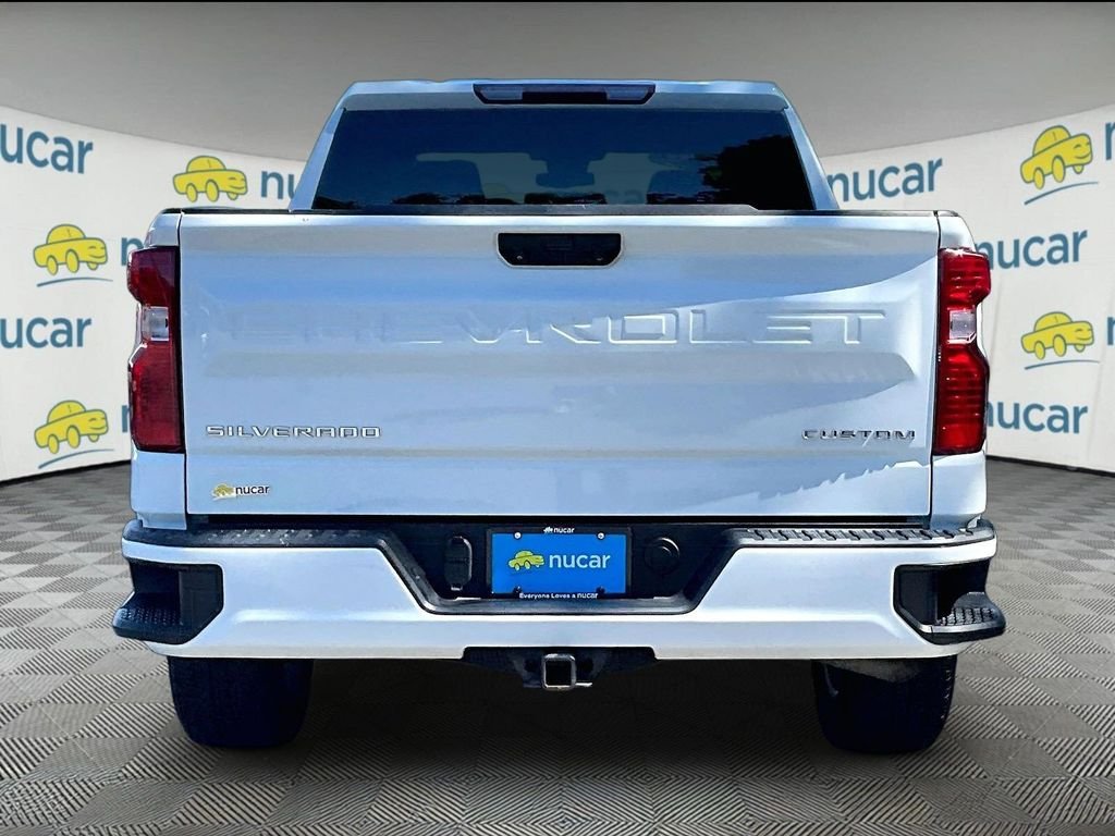 Used 2023 White Chevrolet Custom image 5