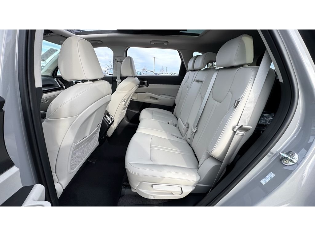 New 2026 Wolf Gray Kia S image 23