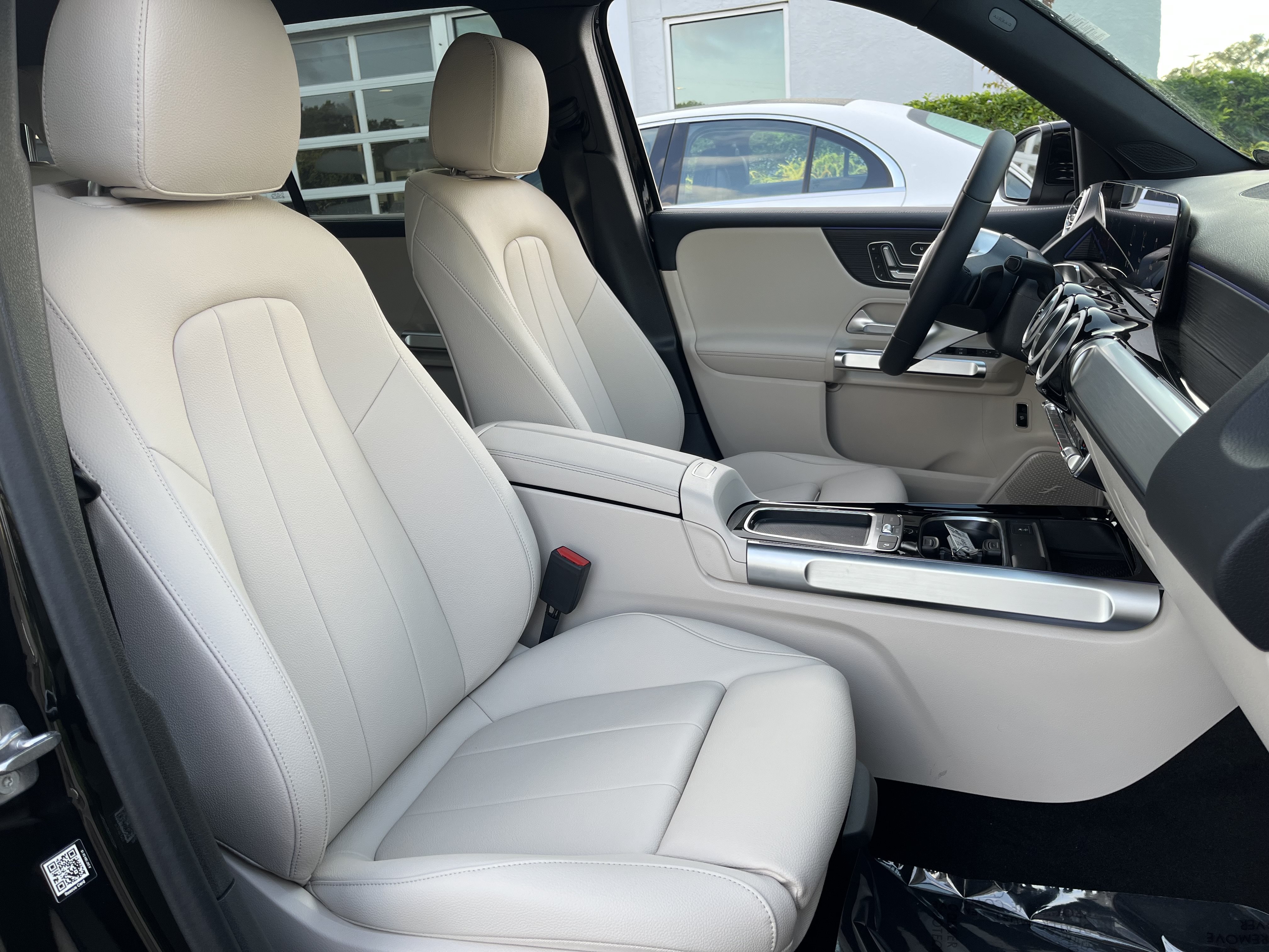 New 2026 Cosmos Black Metallic Mercedes-Benz GLB 250 image 46