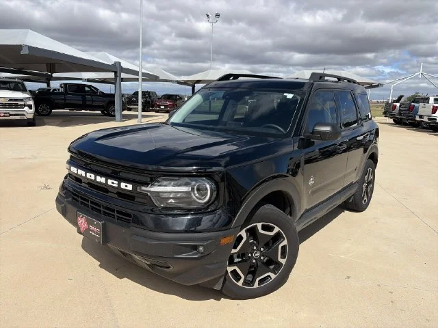 Used 2024 Black Ford Outer Banks image 2