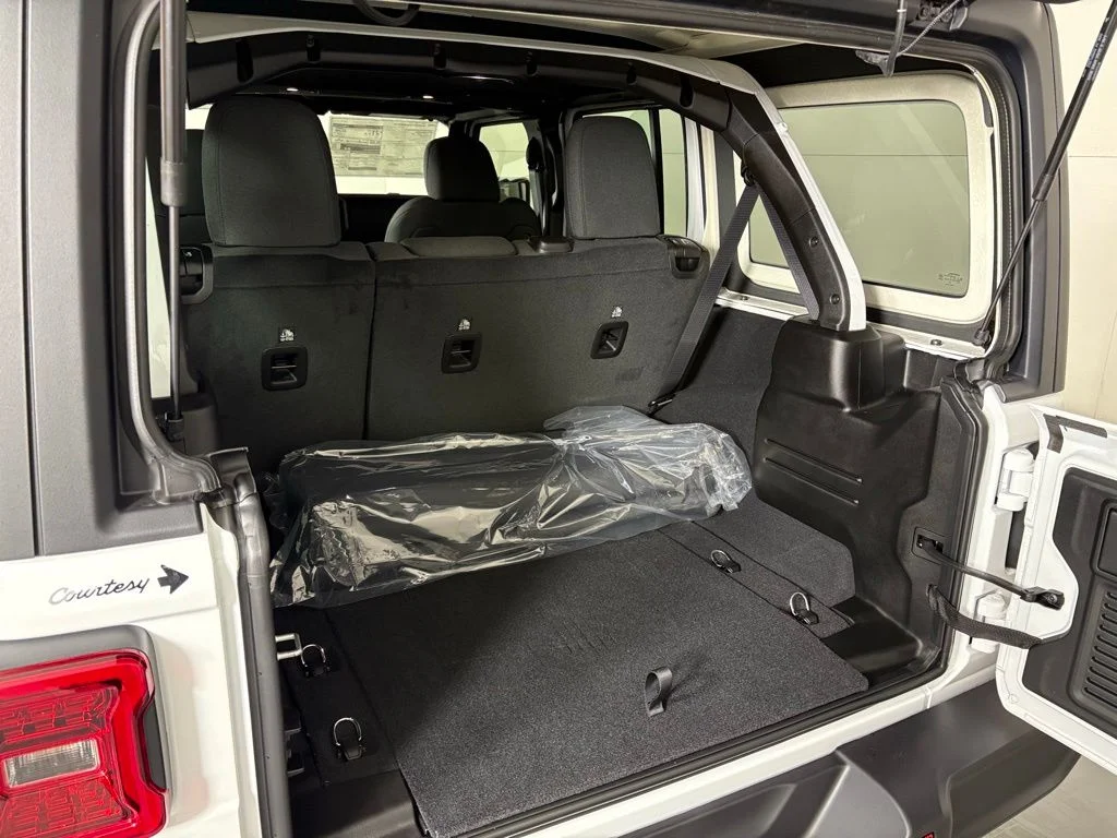 New 2026 White Jeep Rubicon image 38