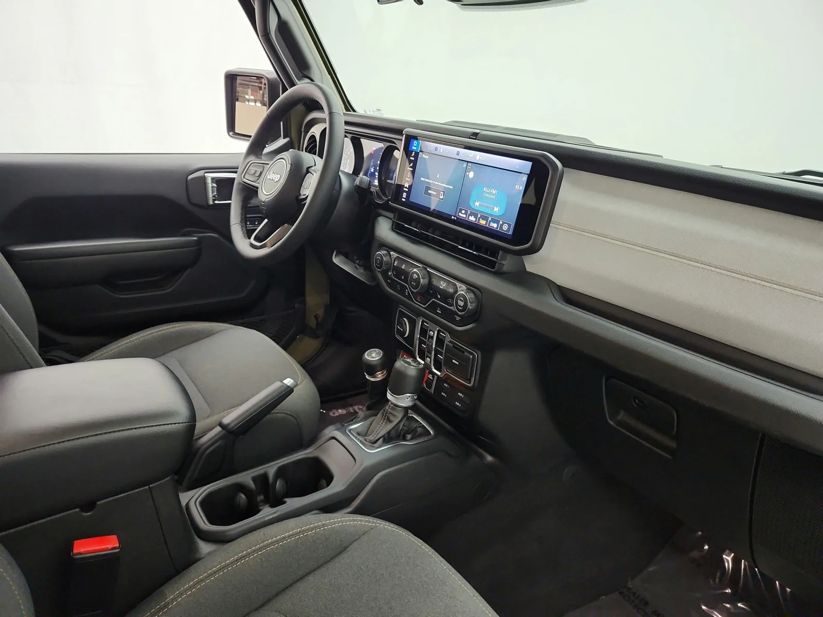 Used 2025 41 Jeep Willys 4x4 image 17