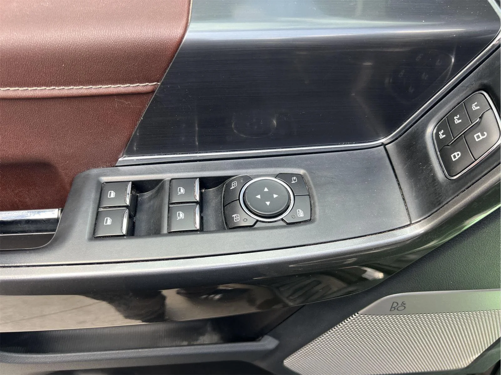 Used 2022 Agate Black Ford LARIAT image 8