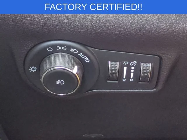 Used 2023 White Jeep Limited image 19