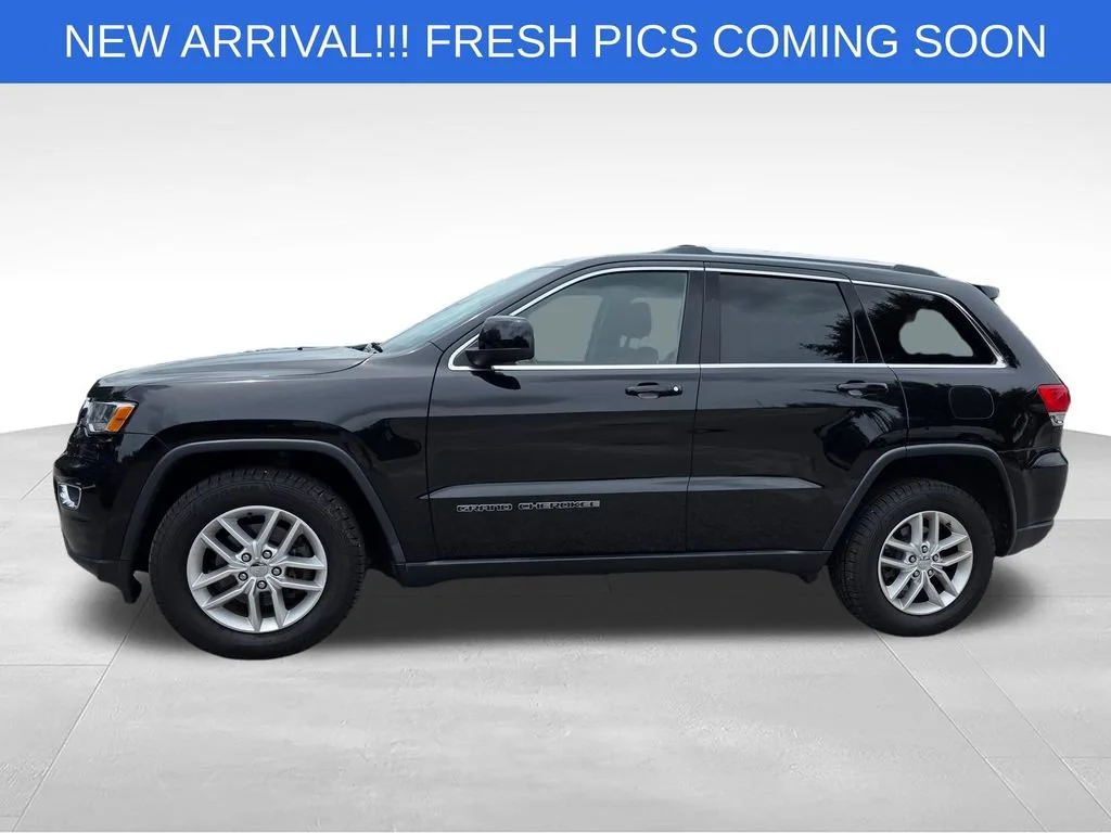 Used 2017 Black Jeep Laredo image 3