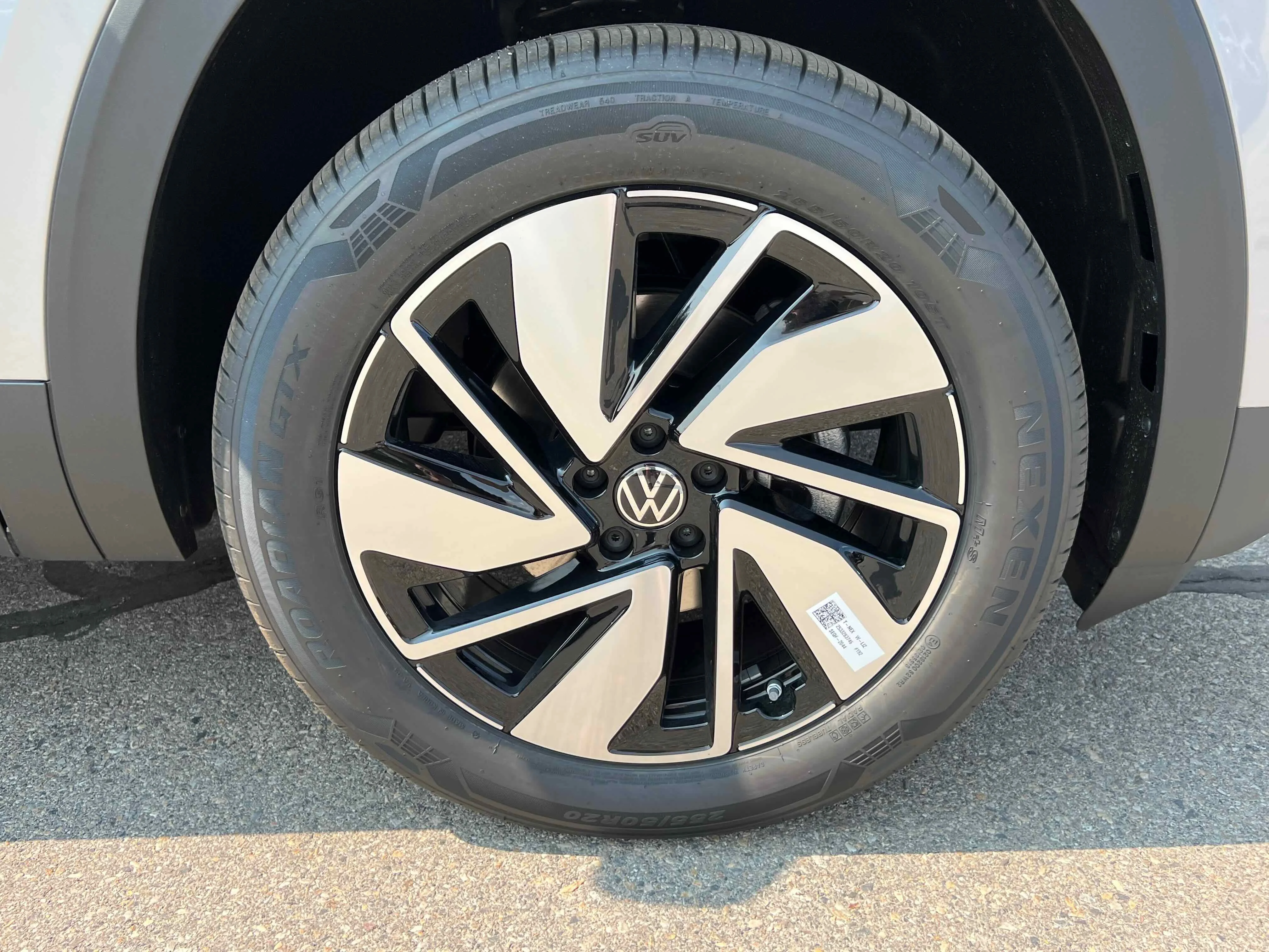 New 2026 Silver Mist Volkswagen 2.0T SEL image 10