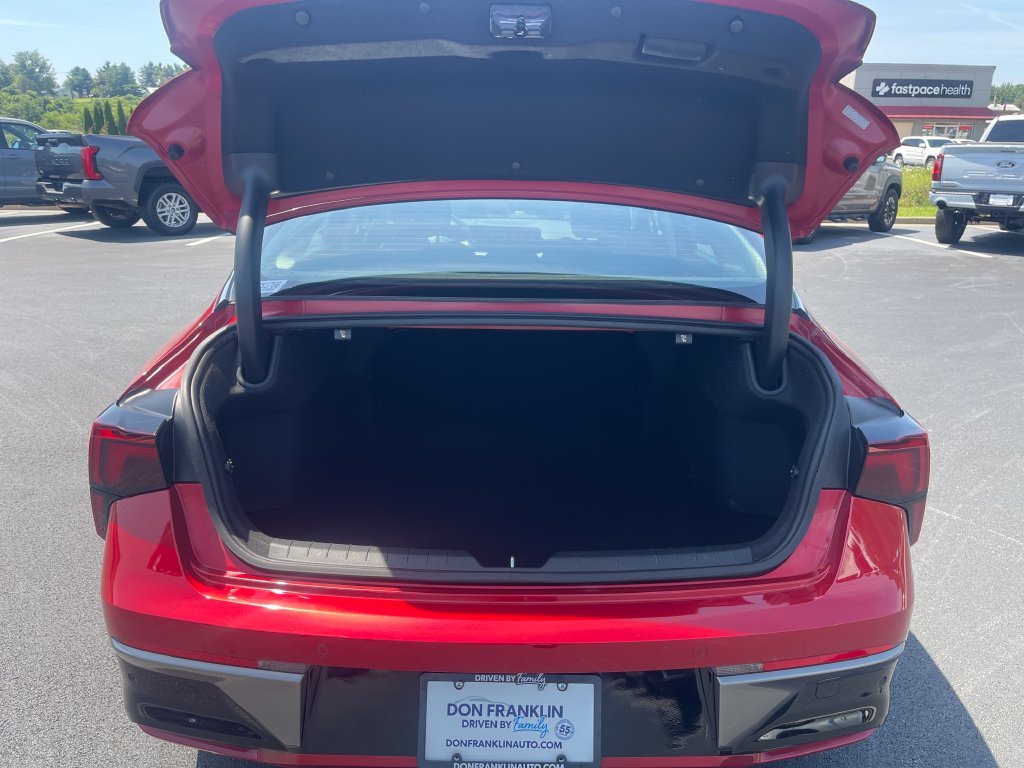 Used 2025 Red Kia LXS image 9