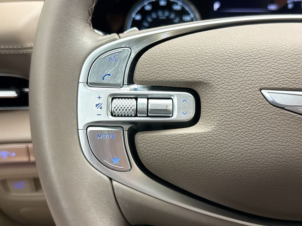 Used 2024 Silver Genesis 2.5T image 11