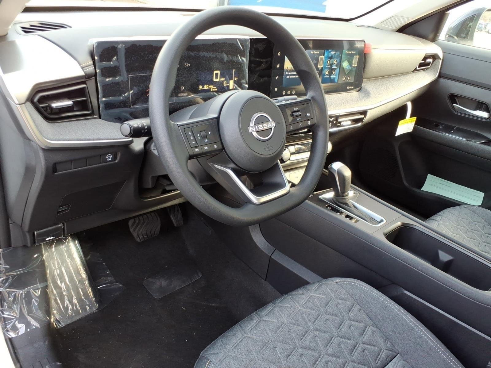 New 2026 Aspen White TriCoat / Super Black Two-tone Nissan SV image 12