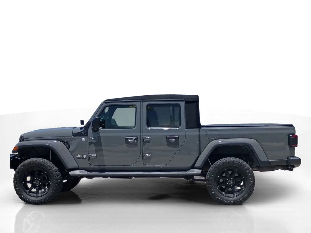 Used 2020 Gray Jeep Overland image 10