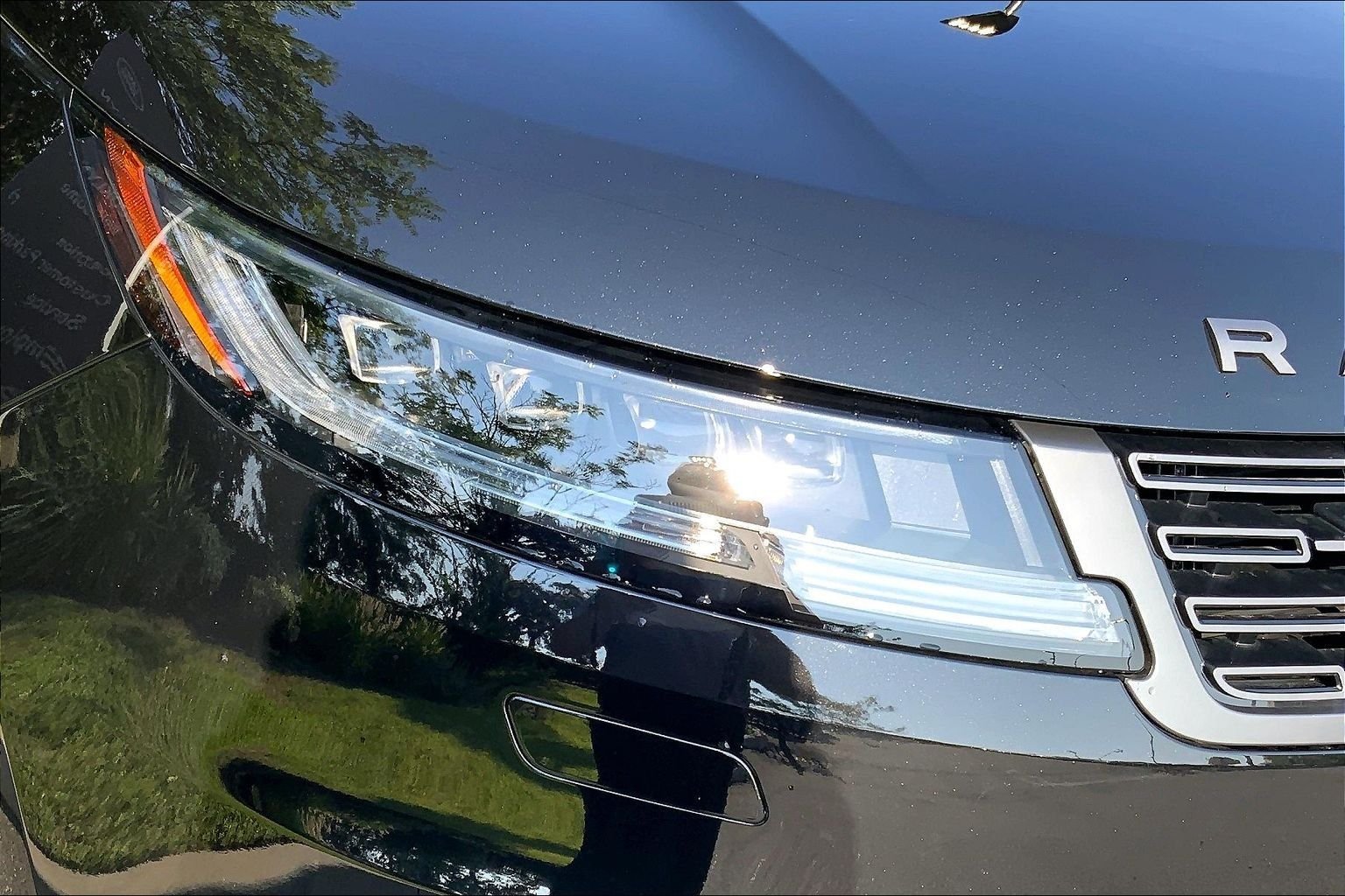 New 2026 Santorini Black Land Rover SE image 13
