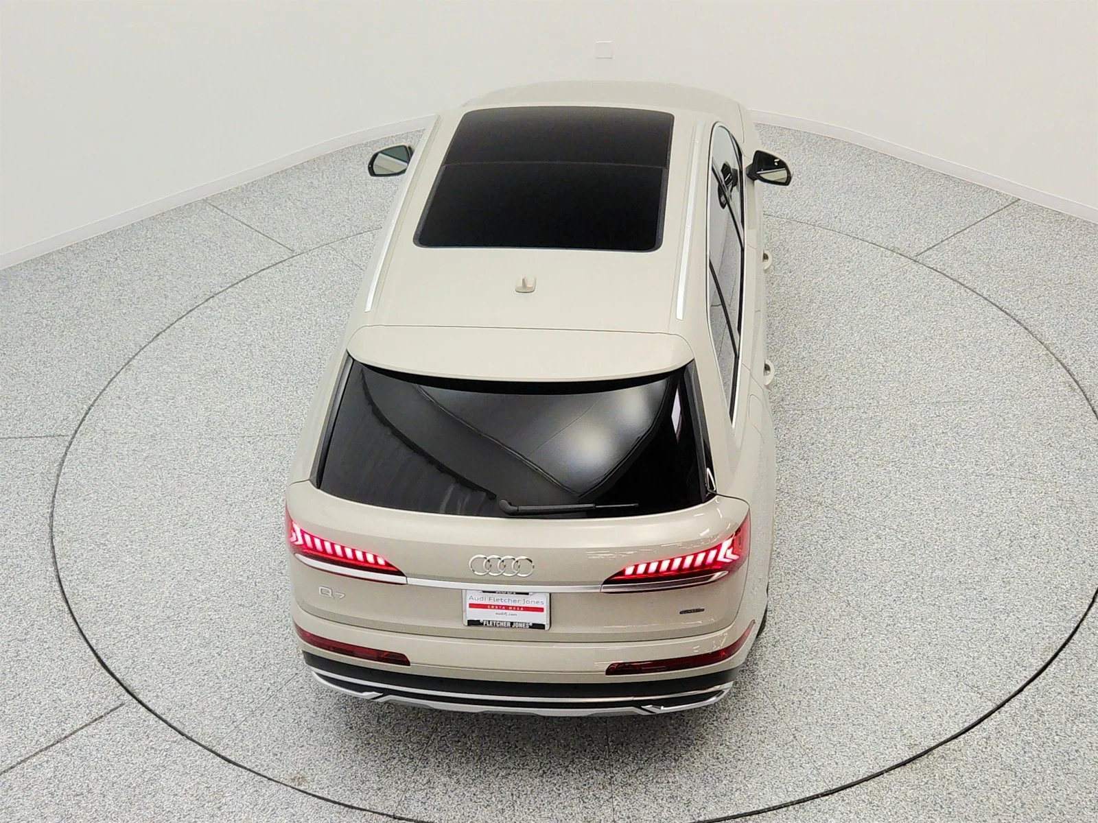 Used 2023 Vicuna Beige Metallic Audi Premium image 27