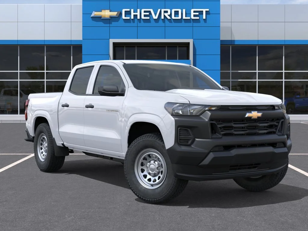 New 2026 Summit White Chevrolet WT image 7