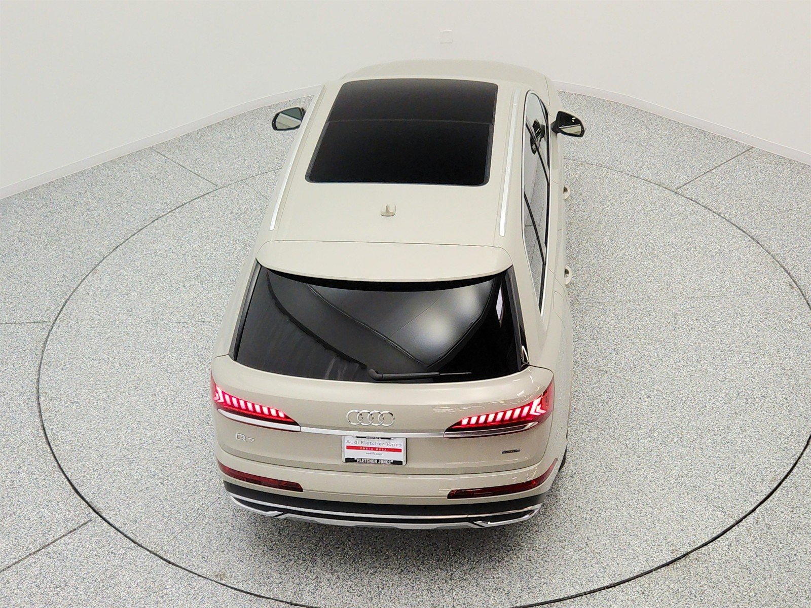 Used 2023 Vicuna Beige Metallic Audi Premium image 27