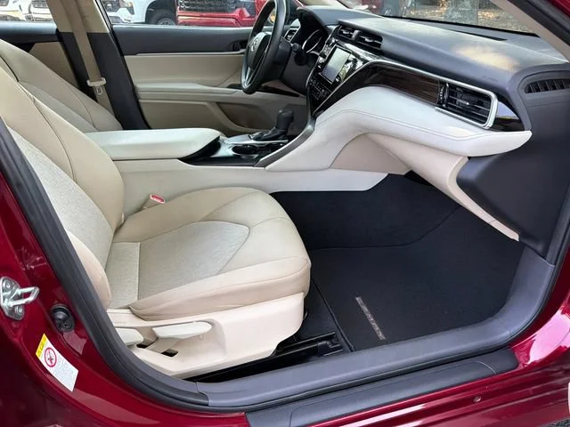 Used 2018 Red Toyota LE image 13