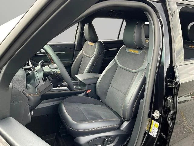New 2026 Agate Black Metallic Ford Tremor® image 60