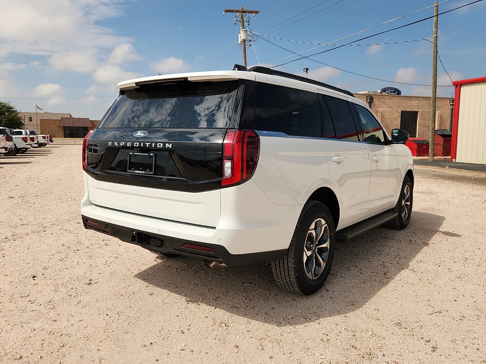 New 2027 Star White Metallic Tri-Coat Ford Active image 7