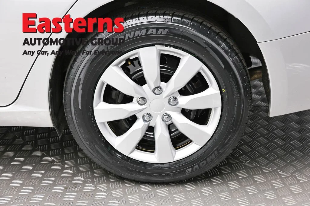 Used 2023 Silver Nissan 2.5 S image 8