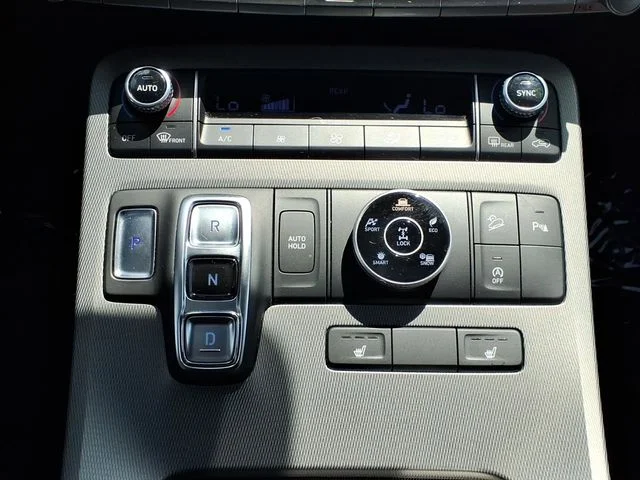 Used 2021 White Hyundai SEL image 17