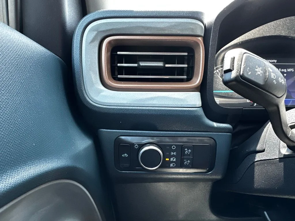 Used 2022 Gray Ford Lariat image 29