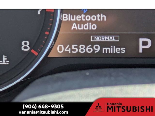 Used 2023 Silver Mitsubishi SE Special Edition image 31