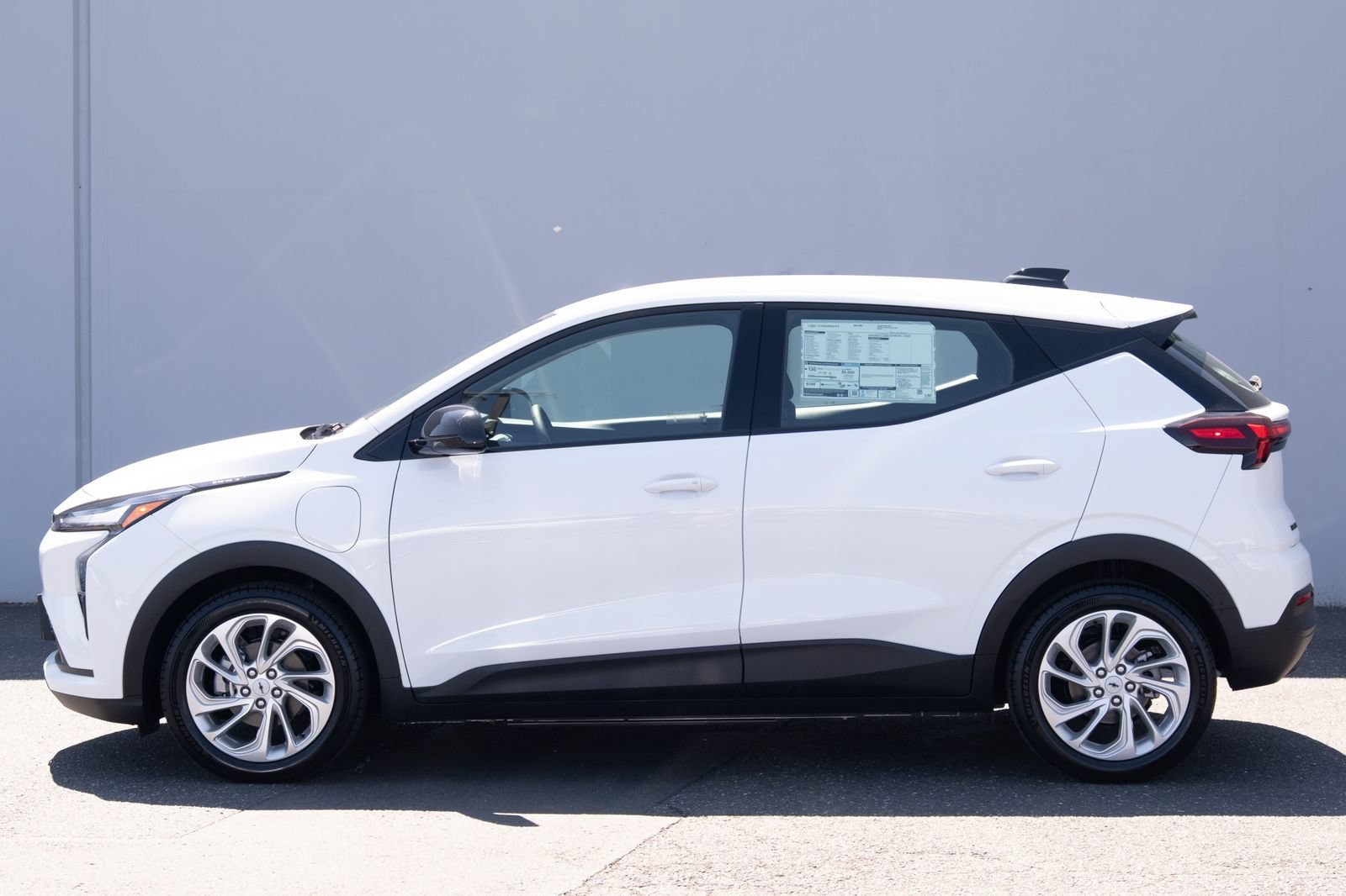 New 2027 Summit White Chevrolet LT image 23
