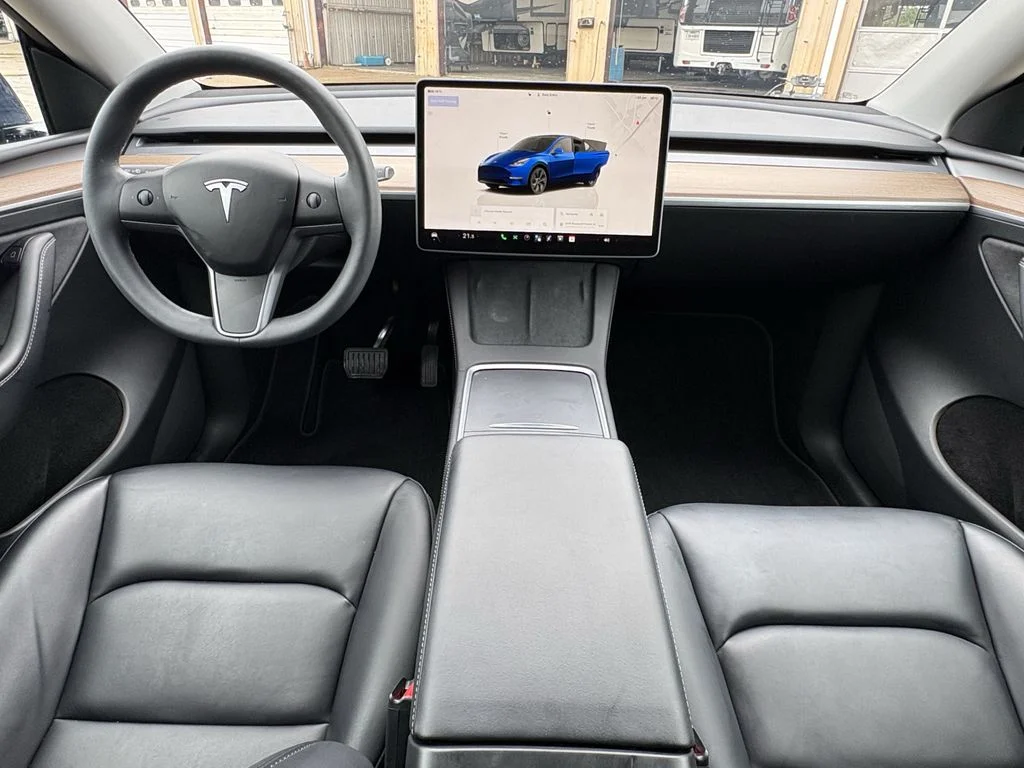 Used 2024  Tesla Long Range image 23