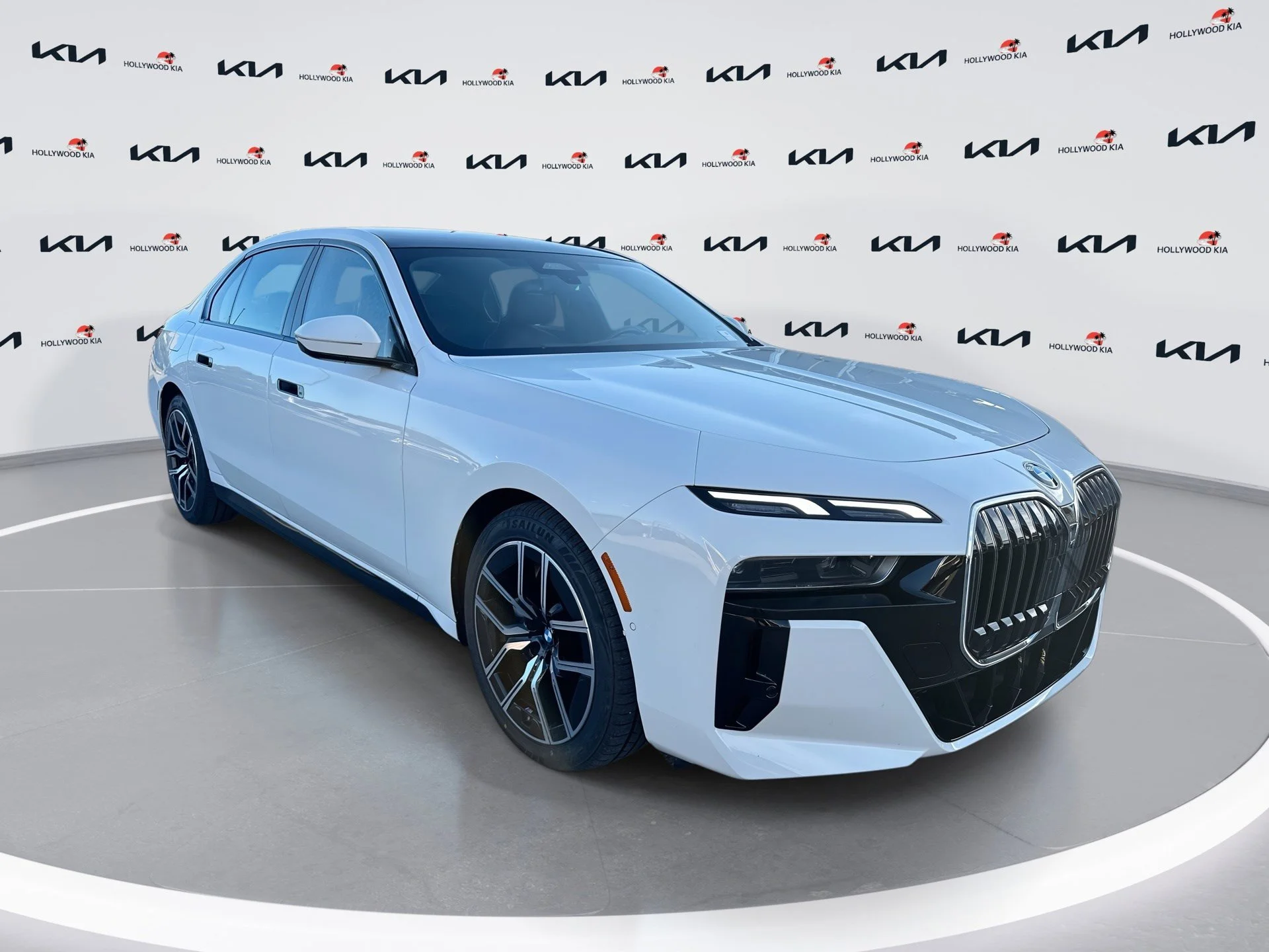 2025 BMW 7 Series 740i Sedan's photo