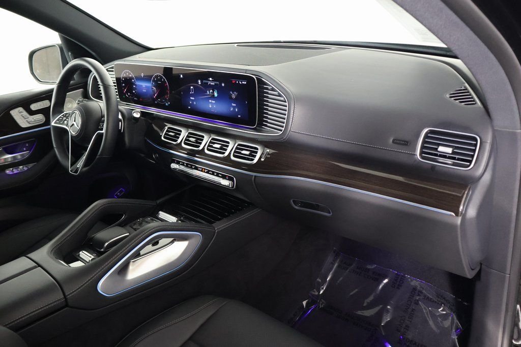 Certified Used 2025 Black Mercedes-Benz GLS 450 image 9