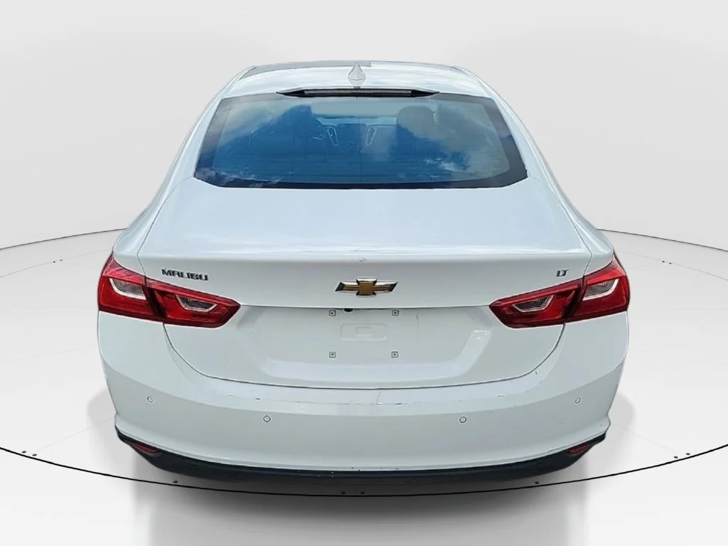Used 2024 White Chevrolet LT image 7