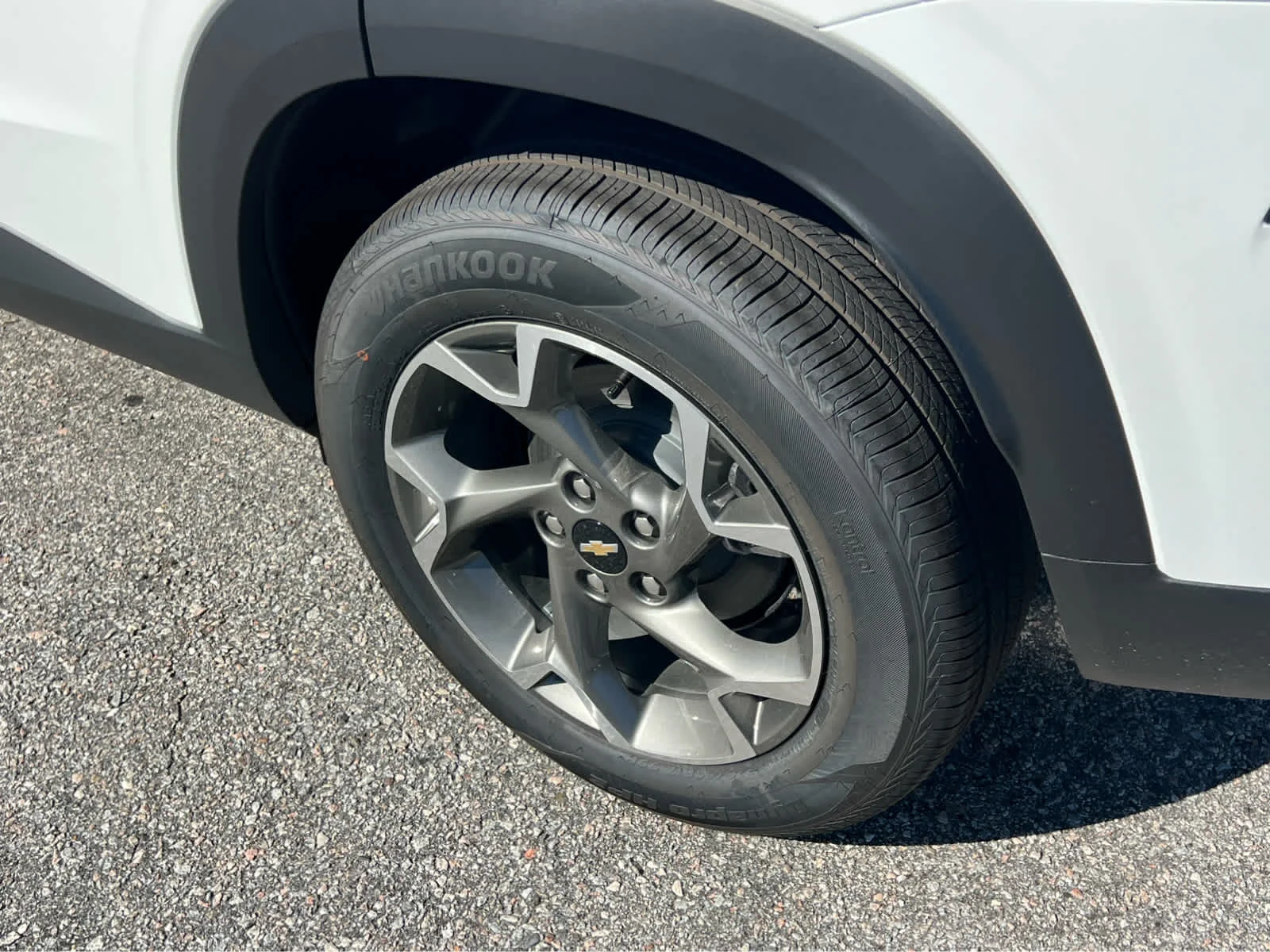 New 2026 Summit White Chevrolet LT image 5