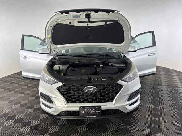 Used 2019 Silver Hyundai SE image 11