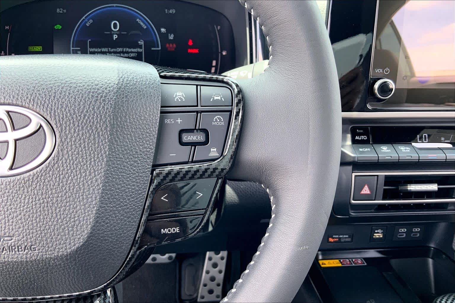 Used 2025 Ice Cap Toyota SE image 24
