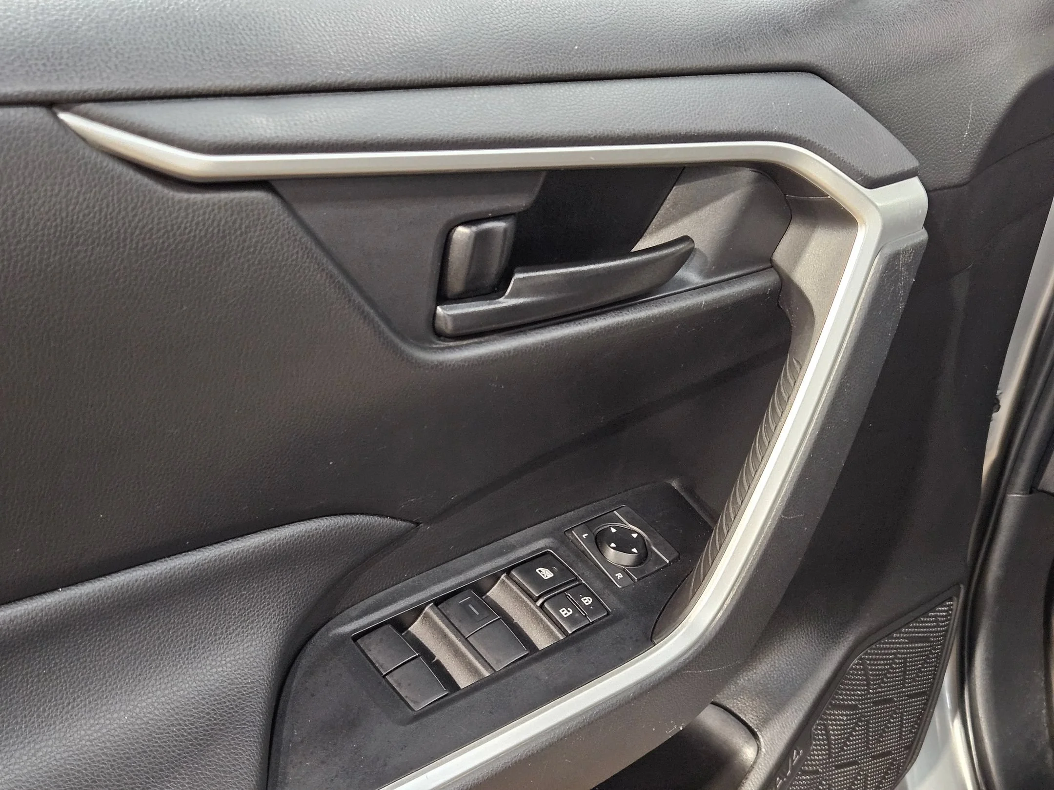 Used 2023 Silver Sky Metallic Toyota LE image 21