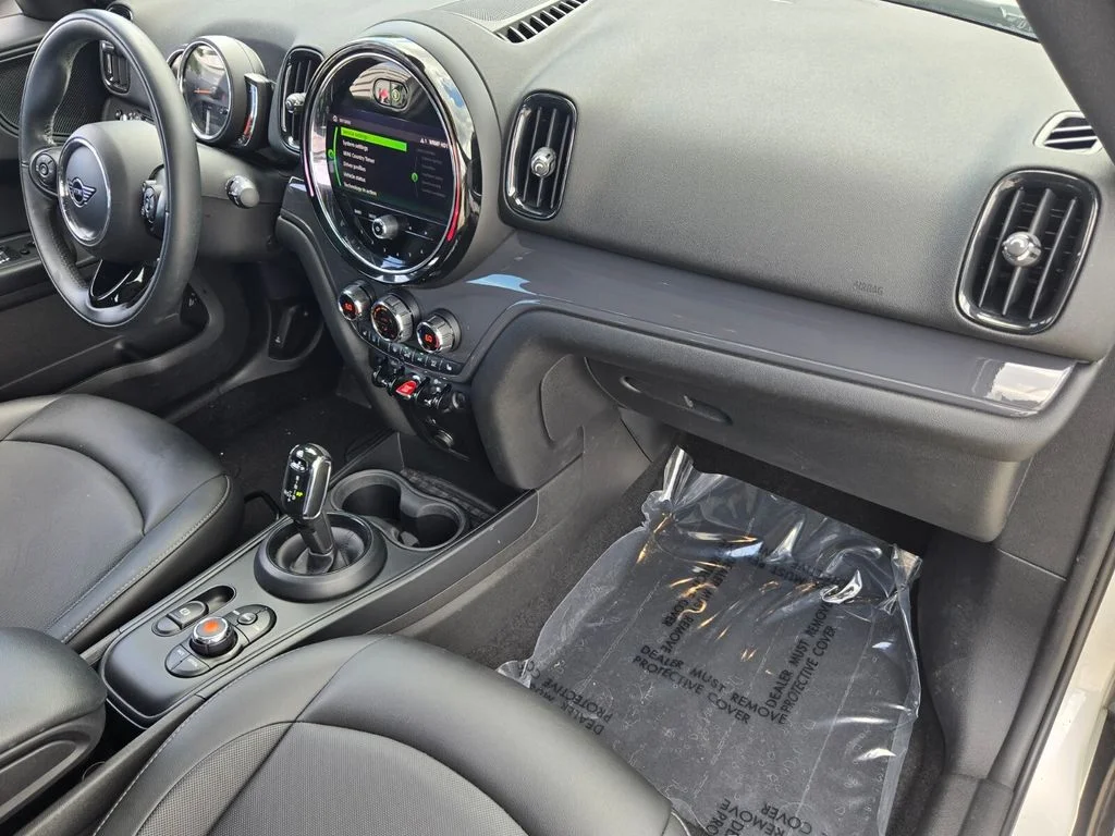Used 2021 Silver MINI Oxford Edition image 17