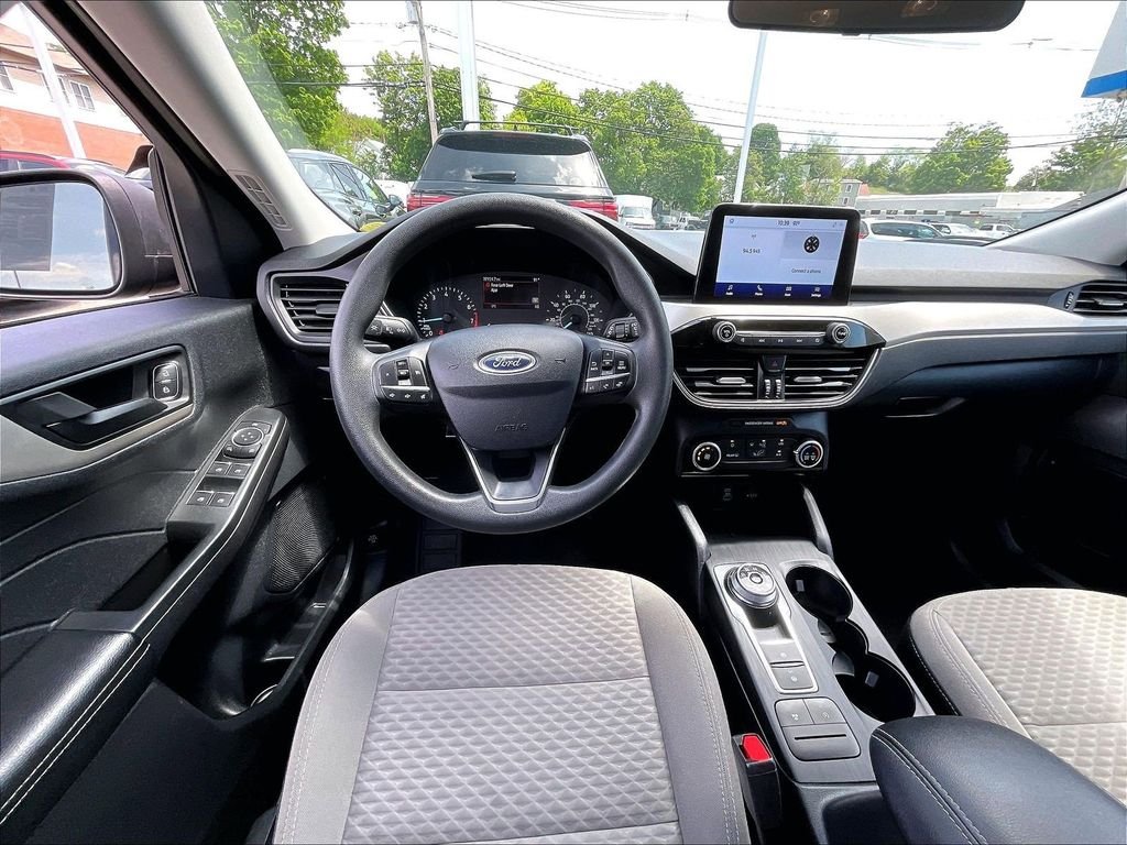 Used 2022 Black Ford SE image 17