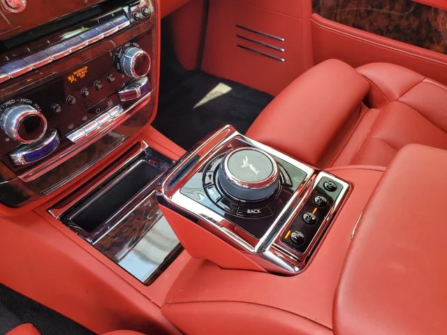 Used 2019 White Rolls-Royce Base image 20