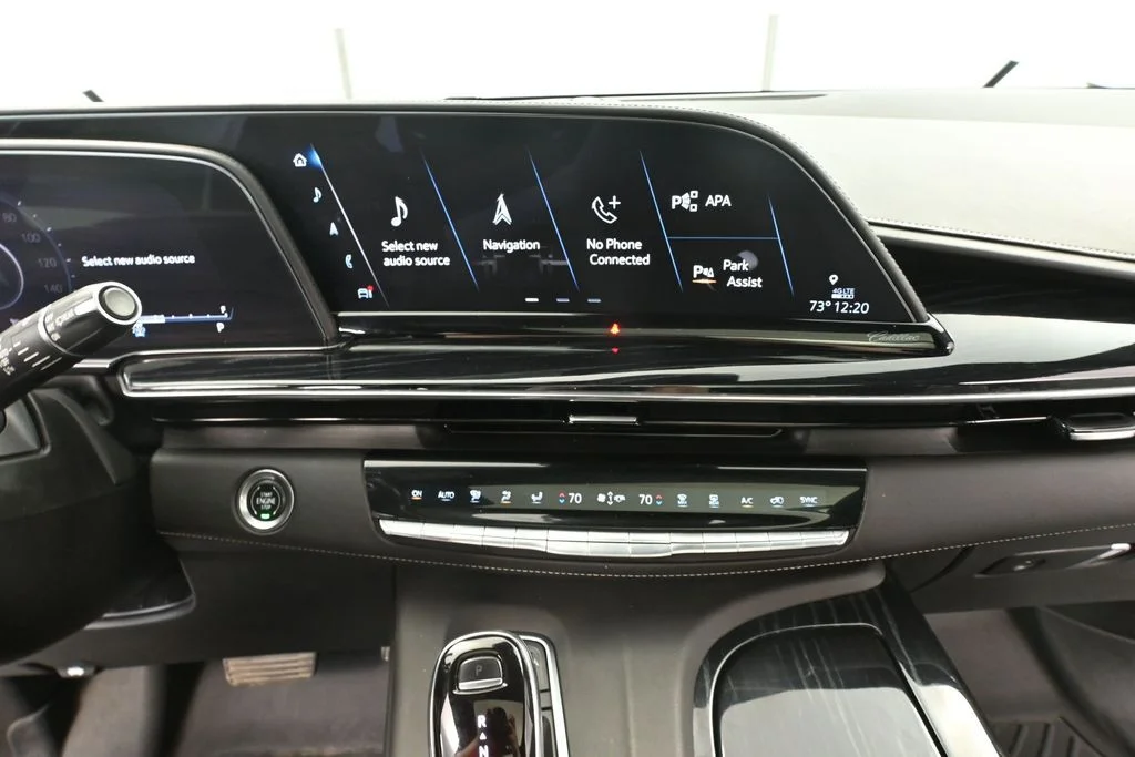 Used 2021 White Cadillac Sport image 37