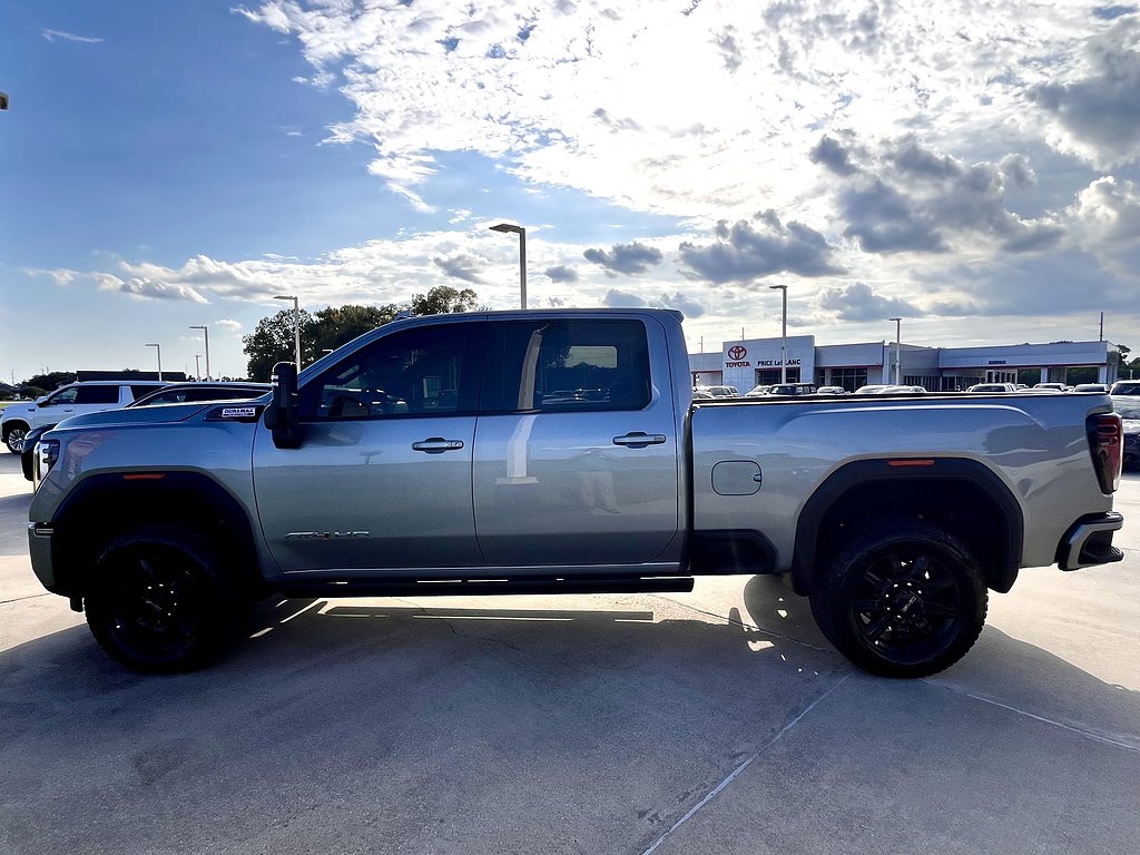 Used 2026 Sterling Metallic GMC AT4 image 9