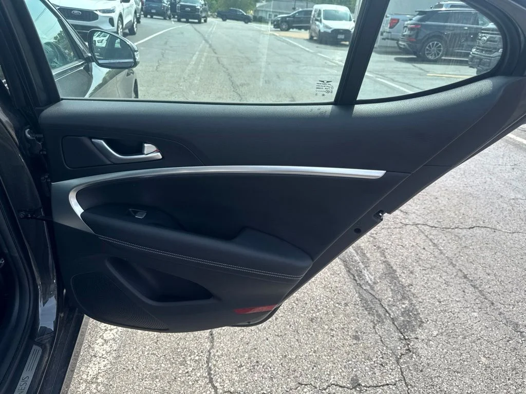 2025 GENESIS G70 Standard - Photo 38