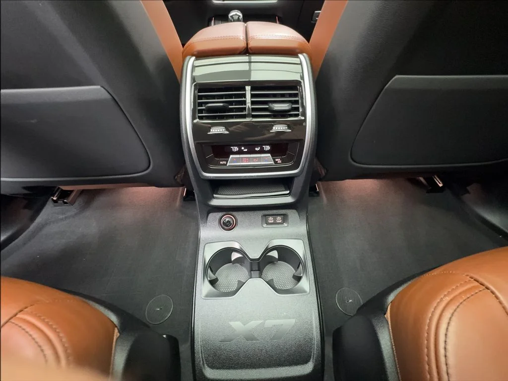 Used 2022 Green BMW xDrive40i image 45