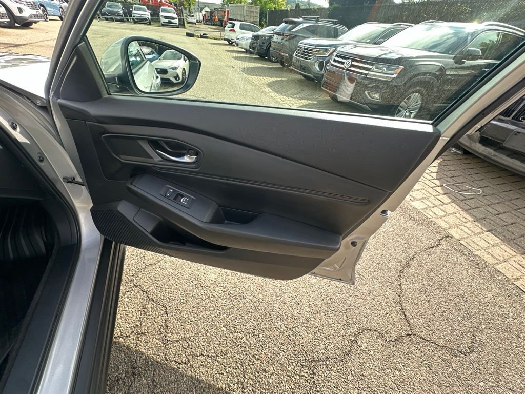 Used 2024  Honda EX image 33