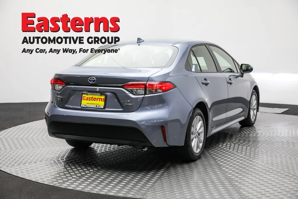 Used 2025 Gray Toyota LE image 5