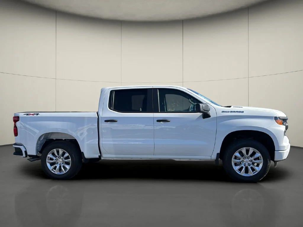 New 2026 Summit White Chevrolet Custom image 8