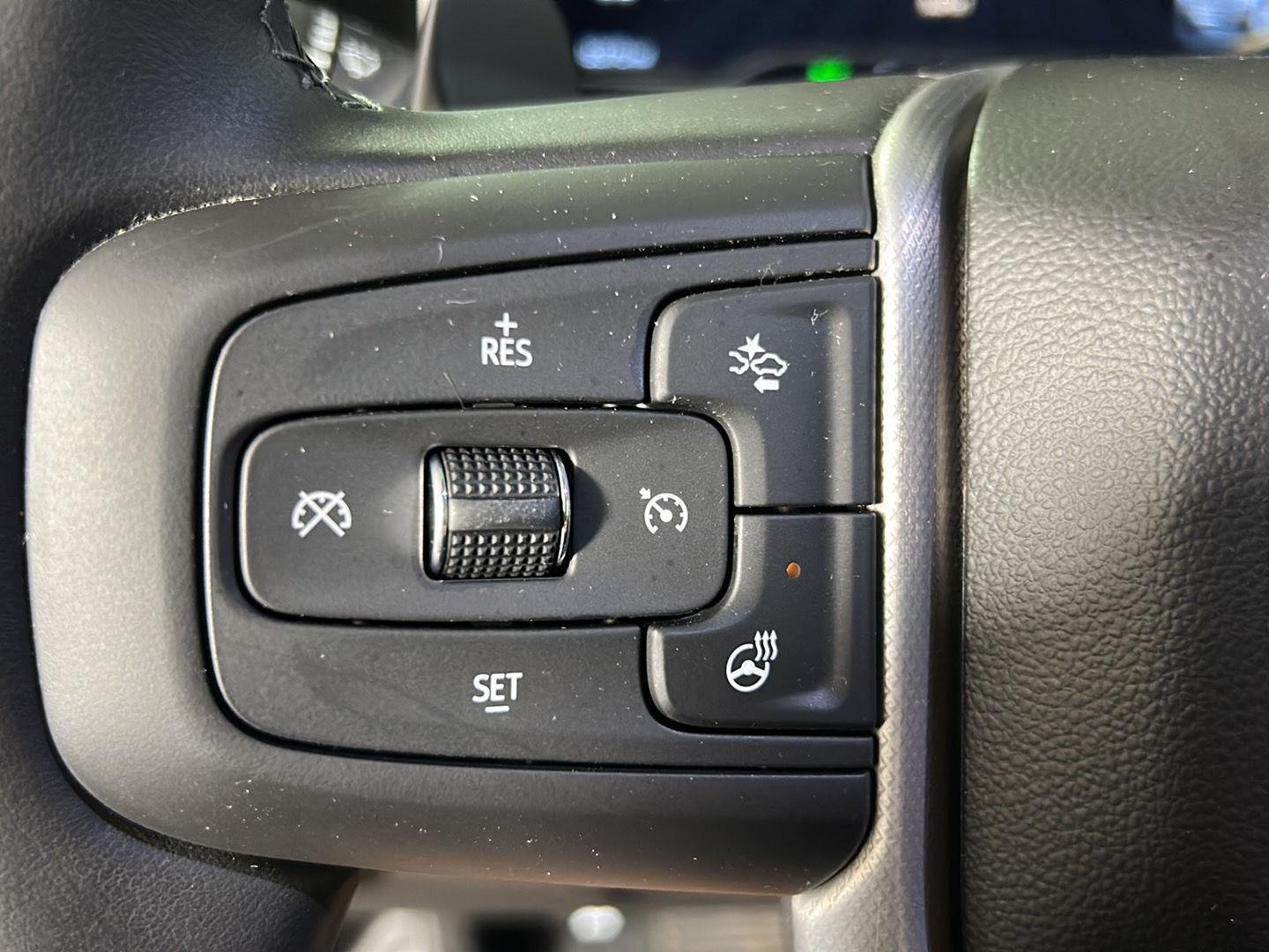 Used 2025 Onyx Black GMC Denali image 27