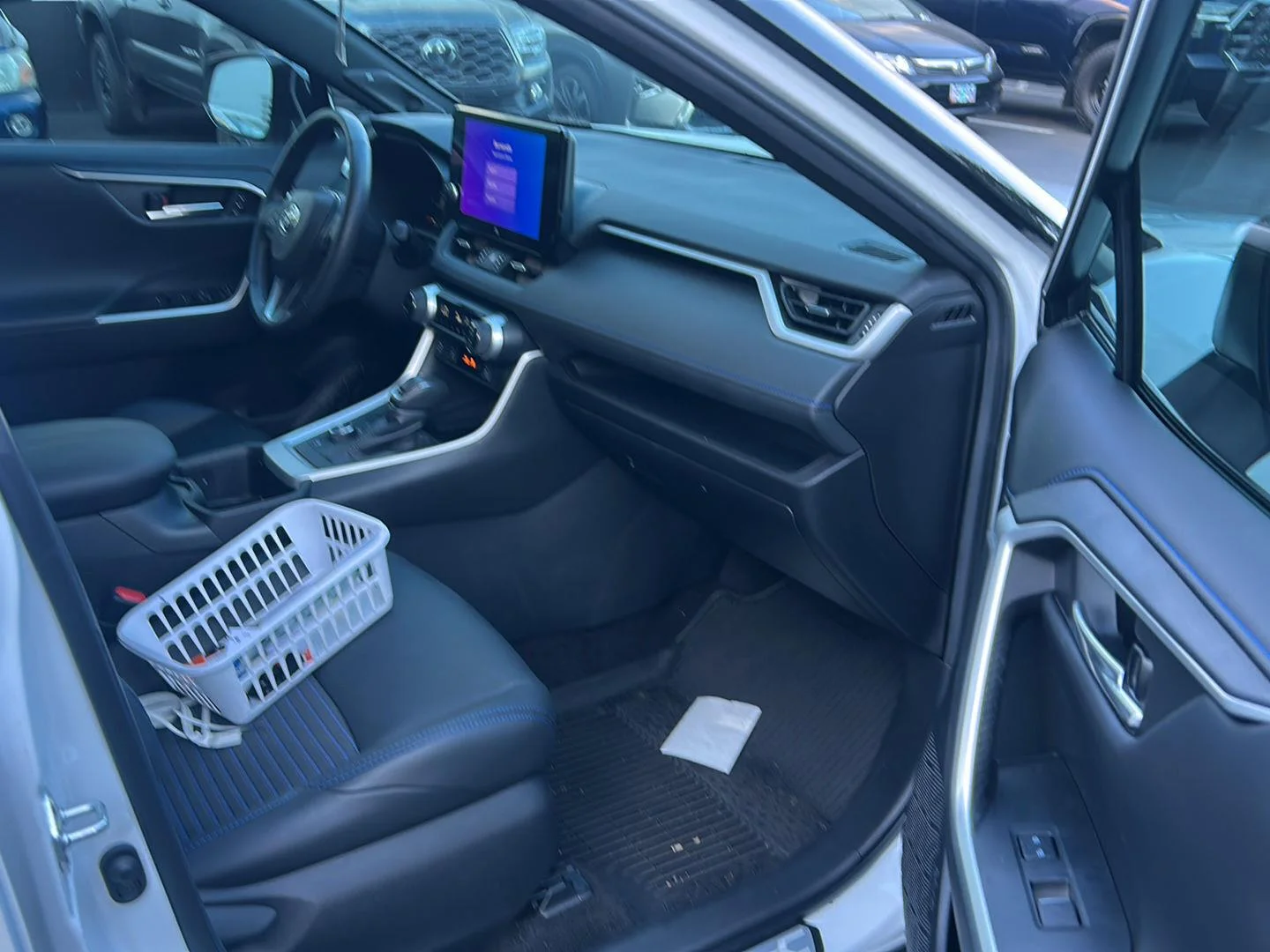Used 2023 Wind Chill Pearl/Midnight Black Metallic Toyota Hybrid XSE image 8