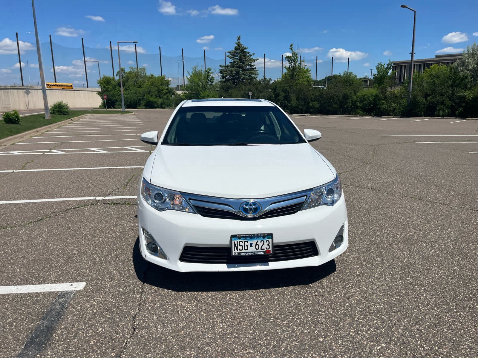 Used 2014 Super White Toyota XLE image 2