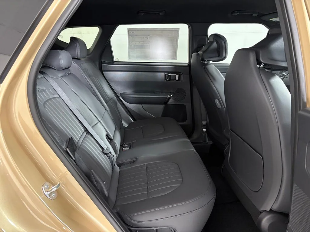 New 2027 Terrain Brown / Black Roof Kia X-Line S image 40
