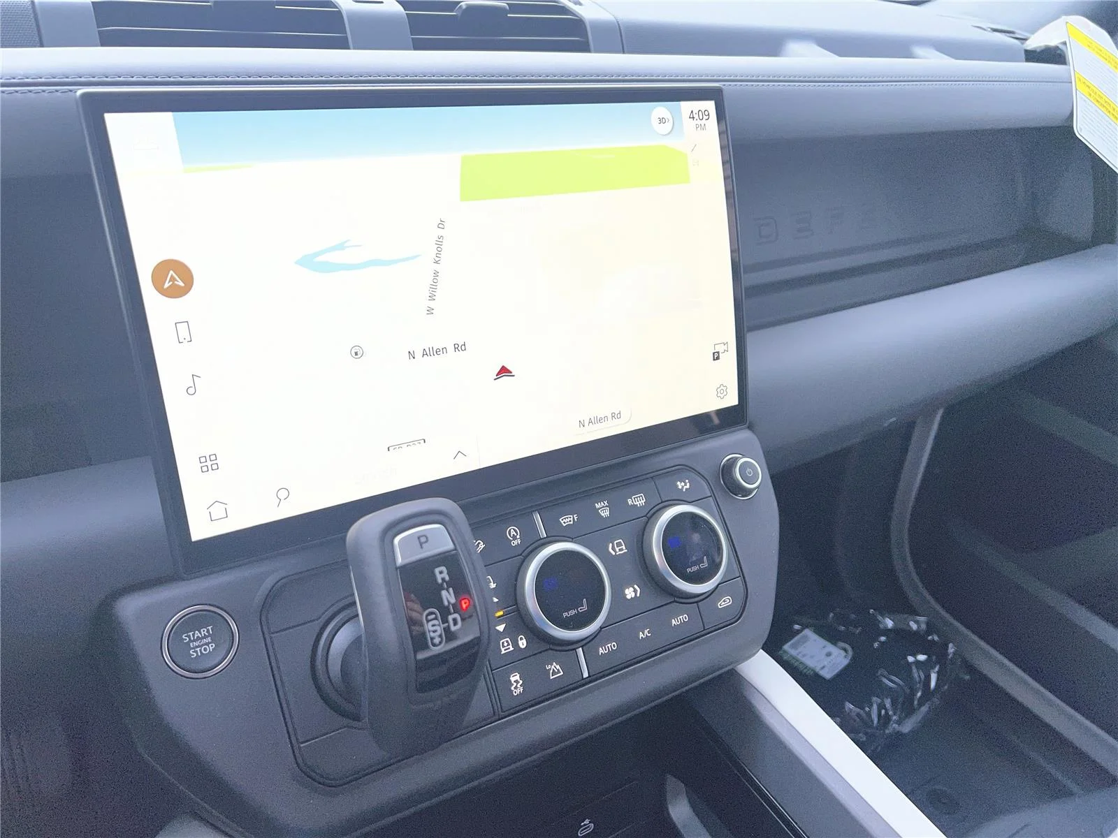 2026 Land Rover Defender X-Dynamic SE - Photo 10